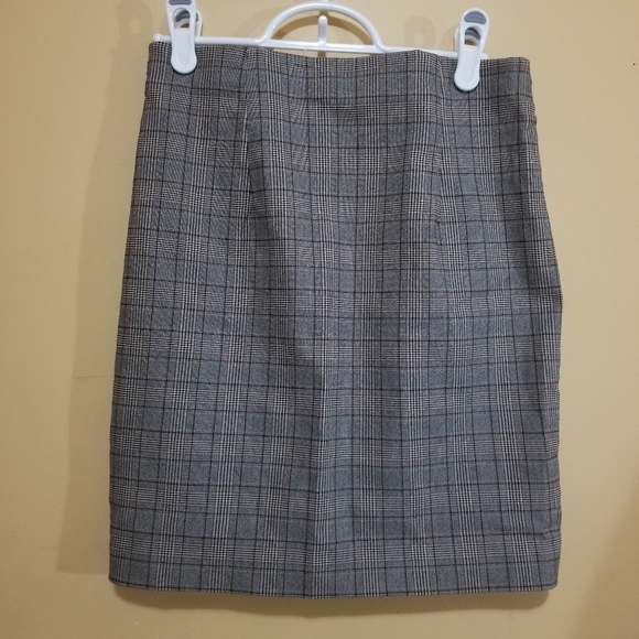 Dynamite Plaid Skirt - Picture 4 of 4